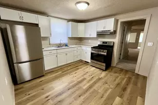 915 Chartres St, Lasalle, IL 61301 - Photo 5