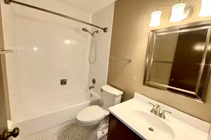 183 N Waters Edge Dr W, Glendale Heights, IL 60139 - Photo 23