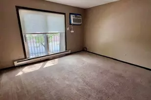183 N Waters Edge Dr W, Glendale Heights, IL 60139 - Photo 11