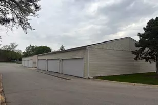 183 N Waters Edge Dr W, Glendale Heights, IL 60139 - Photo 5