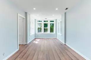 3720 W Eddy St, Chicago, IL 60618 - Photo 5