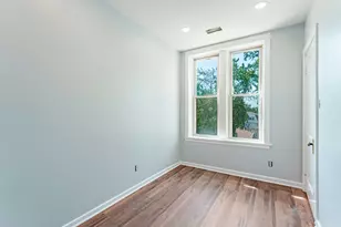 3720 W Eddy St, Chicago, IL 60618 - Photo 7
