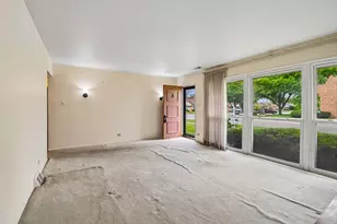 1024 Bristol Ave, Westchester, IL 60154 - Photo 5