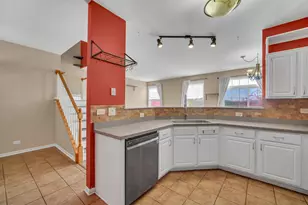 574 N Fox Trl, Round Lake, IL 60073 - Photo 17