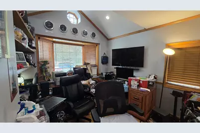 8513 Keystone Avenue, Skokie, IL 60076 - Photo 11