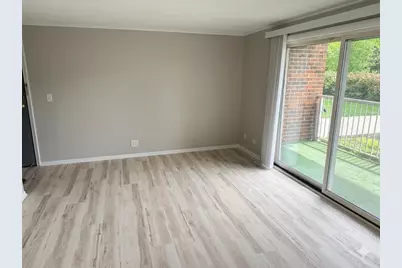 1104 Mercury Drive #1B, Schaumburg, IL 60193 - Photo 5