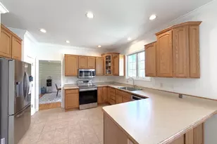 808 E Margaret Ln, Bourbonnais, IL 60914 - Photo 11