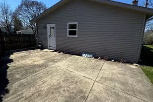 2018 E Ivy Ln, Mount Prospect, IL 60056 - Photo 33