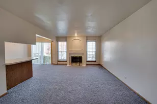 196 Park Ridge Ln, Aurora, IL 60504 - Photo 3