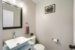 1310 W Darlington Cir, Hoffman Estates, IL 60169 - Photo 11