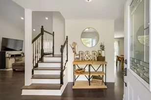 1310 W Darlington Cir, Hoffman Estates, IL 60169 - Photo 23