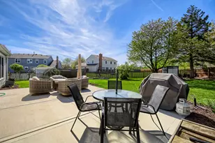 1310 W Darlington Cir, Hoffman Estates, IL 60169 - Photo 27