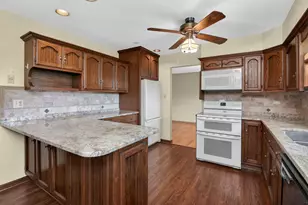 8607 Main St, Downers Grove, IL 60516 - Photo 11
