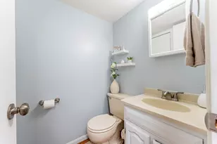 32 Wildwood Ln G, Bolingbrook, IL 60440 - Photo 17