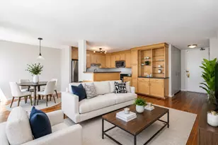 655 W Irving Park Rd, Chicago, IL 60613 - Photo 5