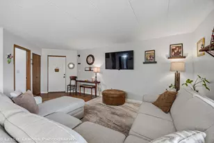 9729 Mill Ct E, Palos Park, IL 60464 - Photo 3
