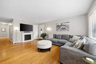 9636 S Troy Ave, Evergreen Park, IL 60805 - Photo 5