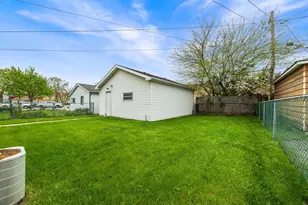 9636 S Troy Ave, Evergreen Park, IL 60805 - Photo 21