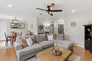 11N980 Almora Terrace, Elgin, IL 60124 - Photo 5