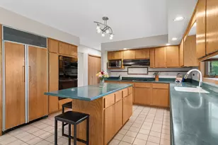 2374 Pepper Tree Ct, Lisle, IL 60532 - Photo 7