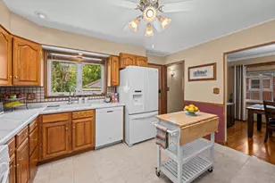 827 N Gibbons Ave, Arlington Heights, IL 60004 - Photo 5