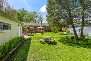 827 N Gibbons Ave, Arlington Heights, IL 60004 - Photo 17