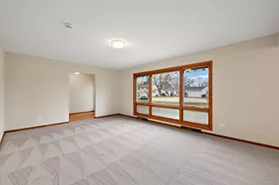 10817 Bonnie Brae Rd, Huntley, IL 60142 - Photo 19