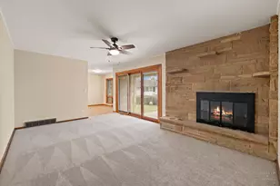 10817 Bonnie Brae Rd, Huntley, IL 60142 - Photo 15