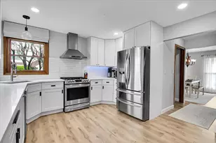 1450 Canter Ln, Bartlett, IL 60103 - Photo 7