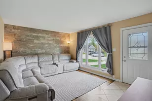 458 Berkshire Ave, Romeoville, IL 60446 - Photo 5