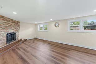 10403 Broadmoor Dr, Palos Hills, IL 60465 - Photo 5