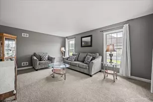 810 Woodridge Trail, McHenry, IL 60050 - Photo 5
