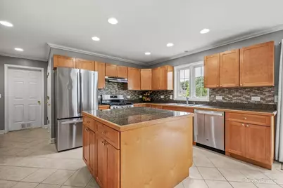 810 Woodridge Trail, McHenry, IL 60050 - Photo 9