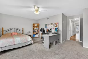 1160 Heavens Gate, Lake in the Hills, IL 60156 - Photo 31