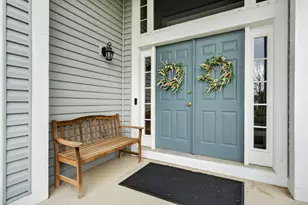 1160 Heavens Gate, Lake in the Hills, IL 60156 - Photo 7