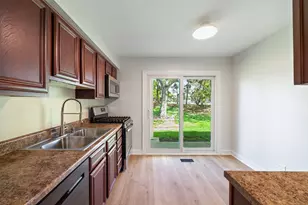 435 Sandpiper Ct, Aurora, IL 60504 - Photo 7