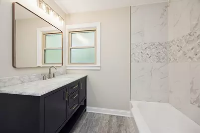 8759 Mobile Avenue, Oak Lawn, IL 60453 - Photo 9