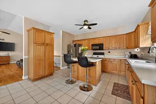 676 Persimmon St, Dekalb, IL 60115 - Photo 7