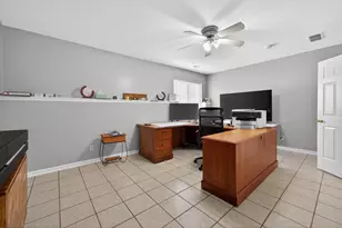 676 Persimmon St, Dekalb, IL 60115 - Photo 19