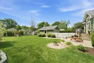 715 Oregon Ave, West Dundee, IL 60118 - Photo 27