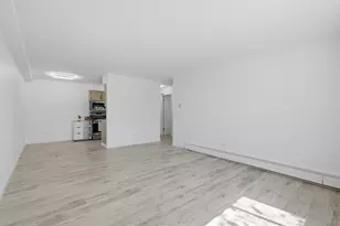 1500 Robin Cir, Hoffman Estates, IL 60169 - Photo 5