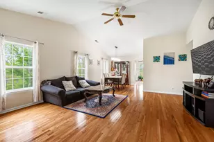 63 Tyler Ct, Streamwood, IL 60107 - Photo 3