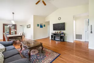 63 Tyler Ct, Streamwood, IL 60107 - Photo 5
