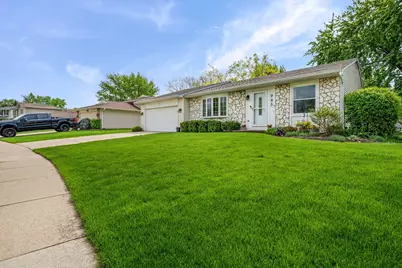 985 Brower Drive, Roselle, IL 60172 - Photo 1