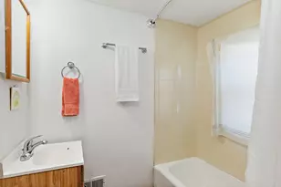 515 Illinois Ave, Elgin, IL 60120 - Photo 17