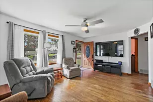 515 Illinois Ave, Elgin, IL 60120 - Photo 5