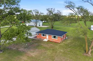 3219 265th St N, Hinsdale, IL 61257 - Photo 1