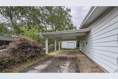 1001 E Burkwood Drive, Urbana, IL 61801 - Photo 23