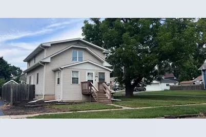 141 N Lord Avenue, Carpentersville, IL 60110 - Photo 1
