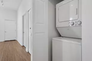 230 W Division St, Chicago, IL 60610 - Photo 15